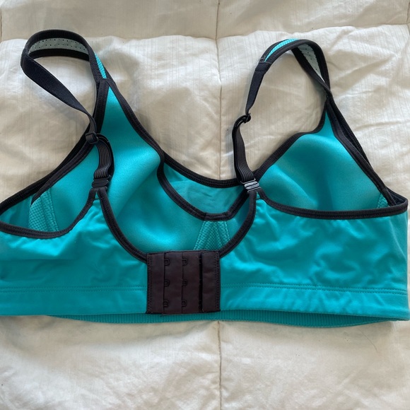 Victoria’s Secret Teal Sports Bra 36C - Picture 5 of 7